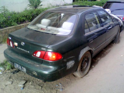 Toyota Corolla 2000, 1.8L ess, accident&eacute;, a vendre 2.5M Ar. - Antananarivo, Madagascar