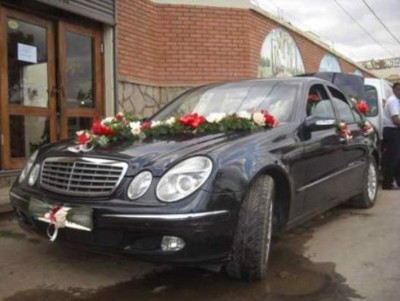 DREAM S CAR :location tete de cortegeMERCEDES E270 Miniature 1