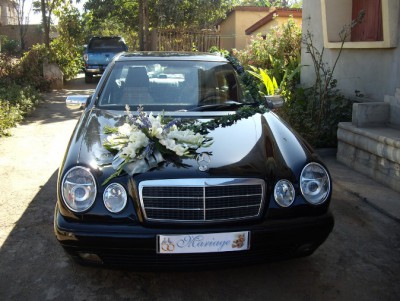 DREAM S CAR location tete de cortegeMERCEDES E320 Miniature 1