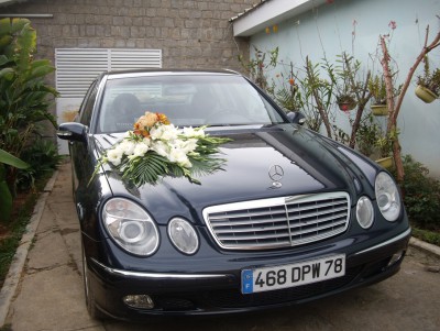 DREAM S CAR :location tete de cortegeMERCEDES E270 Miniature 2